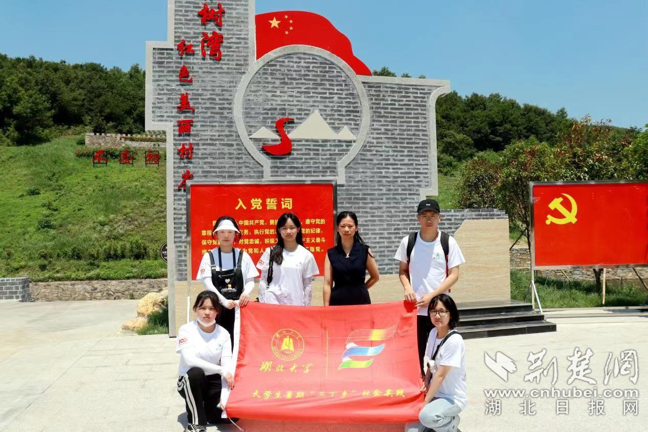 只为在生日当天送上祝福 内蒙古“苏迷”千里追东坡